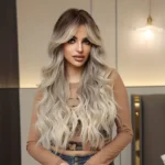 Peluca sintética con corte de mariposa