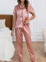 Conjunto de pijama de satén con estampado de corazones - Imagen 2