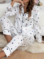 Conjunto de pijama con estampado de corazones