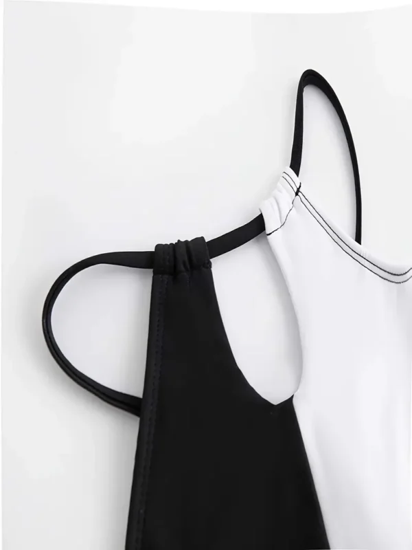 Traje de baño de una pieza con un hombro descubierto - Image 4