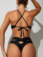 Bikini de dos piezas con atado cruzado en la espalda
