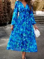 Vestido largo con estampado floral y escote en V