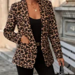 Blazer elegante con estampado de leopardo y frente abierto