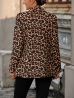 Blazer elegante con estampado de leopardo y frente abierto - Imagen 3