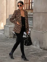 Blazer elegante con estampado de leopardo y frente abierto - Imagen 4