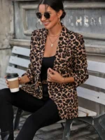 Blazer elegante con estampado de leopardo y frente abierto - Imagen 2