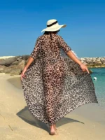 Salida de playa con estampado de leopardo - Imagen 2