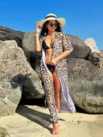 Salida de playa con estampado de leopardo - Imagen 3