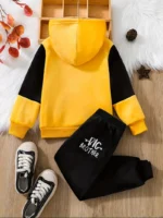 Conjunto de buzo de niño de 2 piezas con estampado - Imagen 2