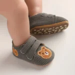 Zapatillas cómodas con diseño de oso para bebés - Imagen 7