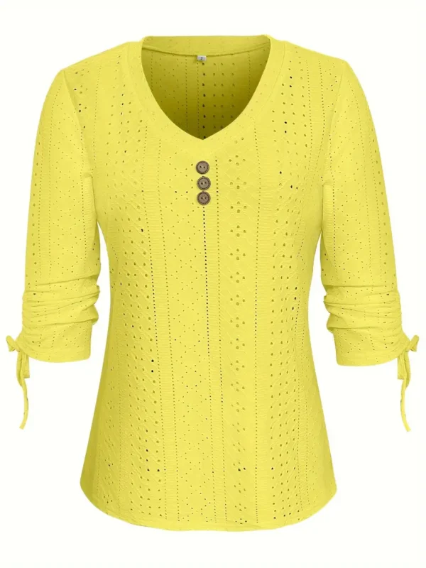 Blusa con ojales en V y botones - Image 3