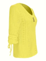 Blusa con ojales en V y botones - Imagen 4