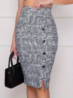 Falda lápiz con botones y abertura