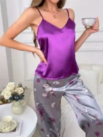 Conjunto de pijama de satén con estampado floral - Imagen 5