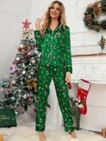 Conjunto de pijama con estampado de calcetines navideños - Imagen 3