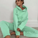 Conjunto deportivo casual de dos piezas con manga larga y cintura ajustada