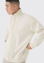 Sudadera gruesa con cuello alto tipo funnel