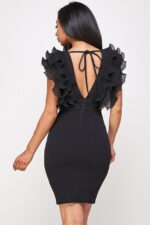 Vestido sin mangas con escote en V y volantes estructurados - Imagen 4