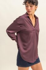 Blusa de satén con cuello y escote en V - Imagen 14