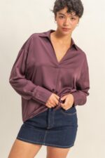 Blusa de satén con cuello y escote en V - Imagen 10